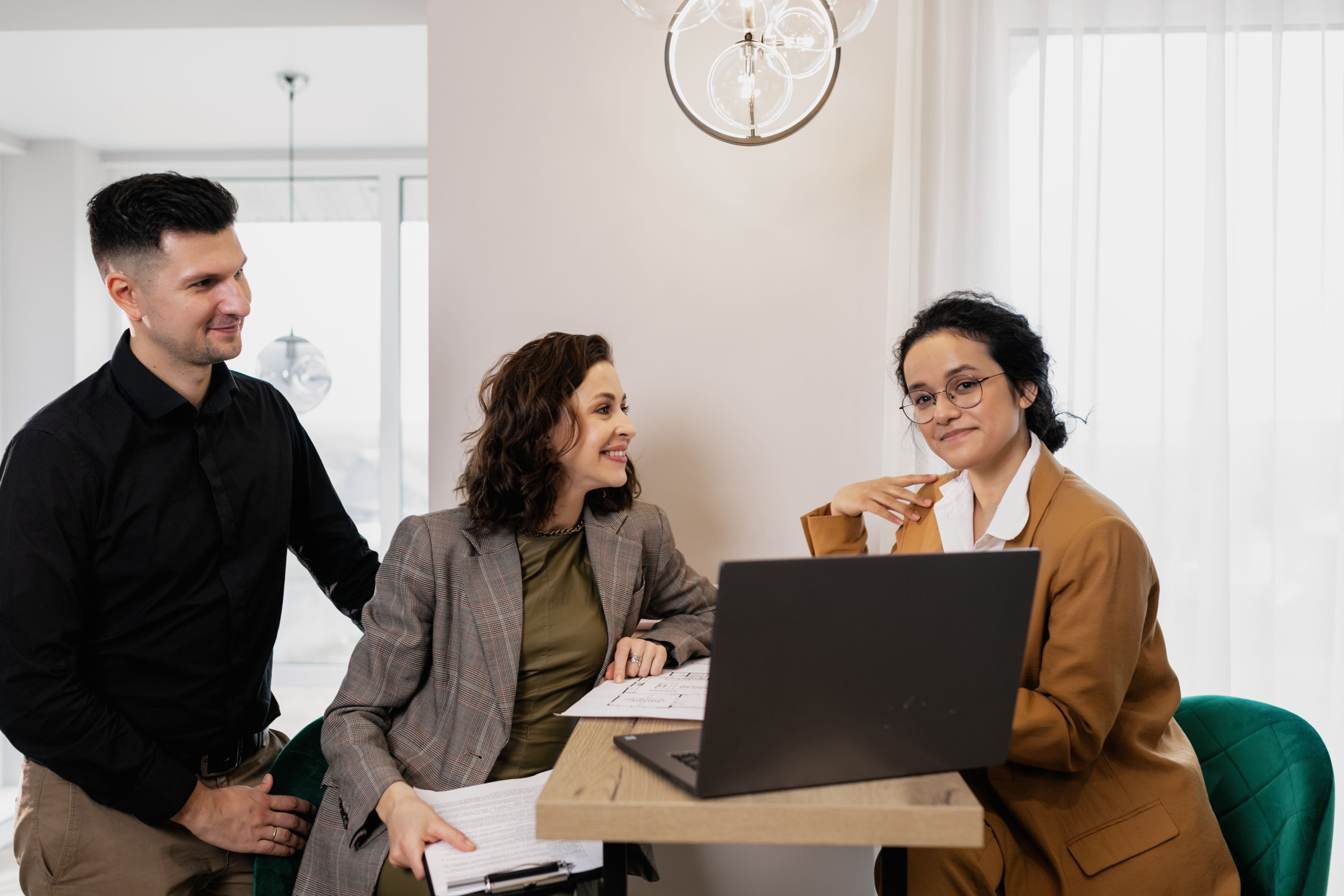 Devenir agent immobilier sans expérience : mythe ou réalité ?