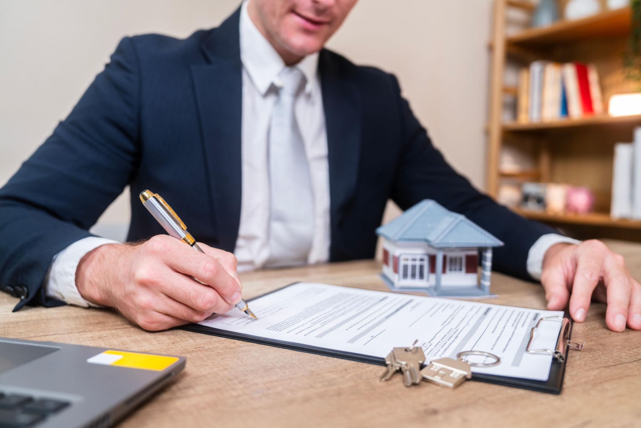 Notaire, agent immobilier, courtier : qui fait quoi dans votre projet immobilier ?