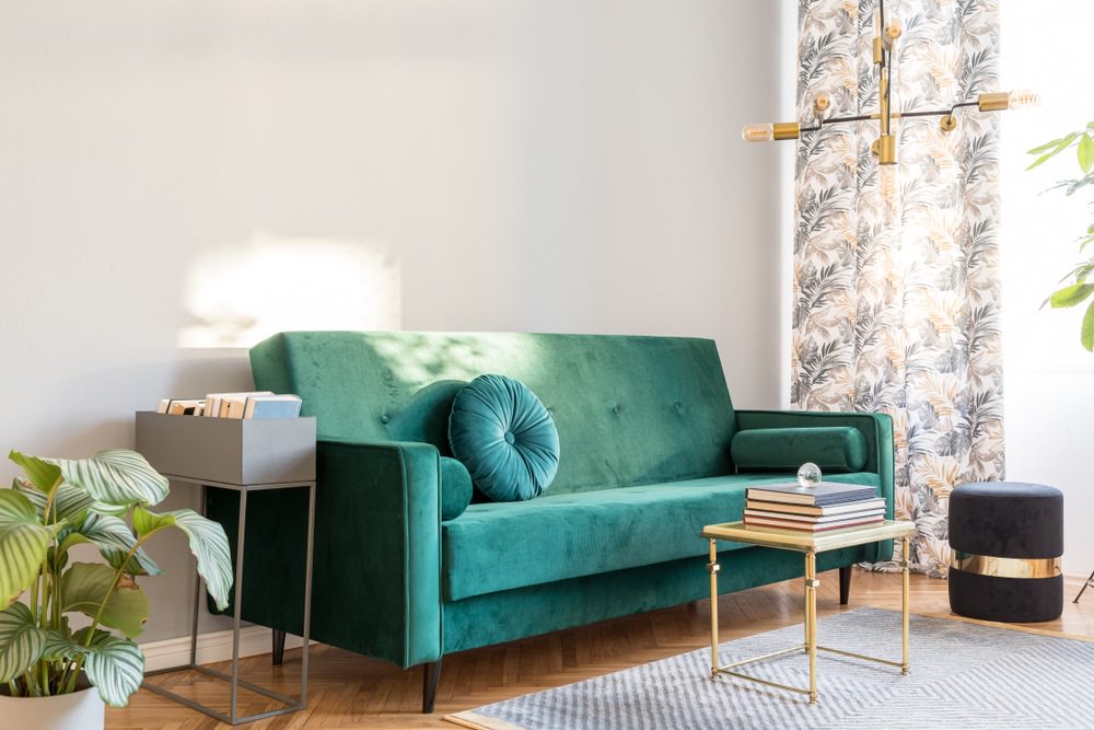 Adopter le velours dans son salon