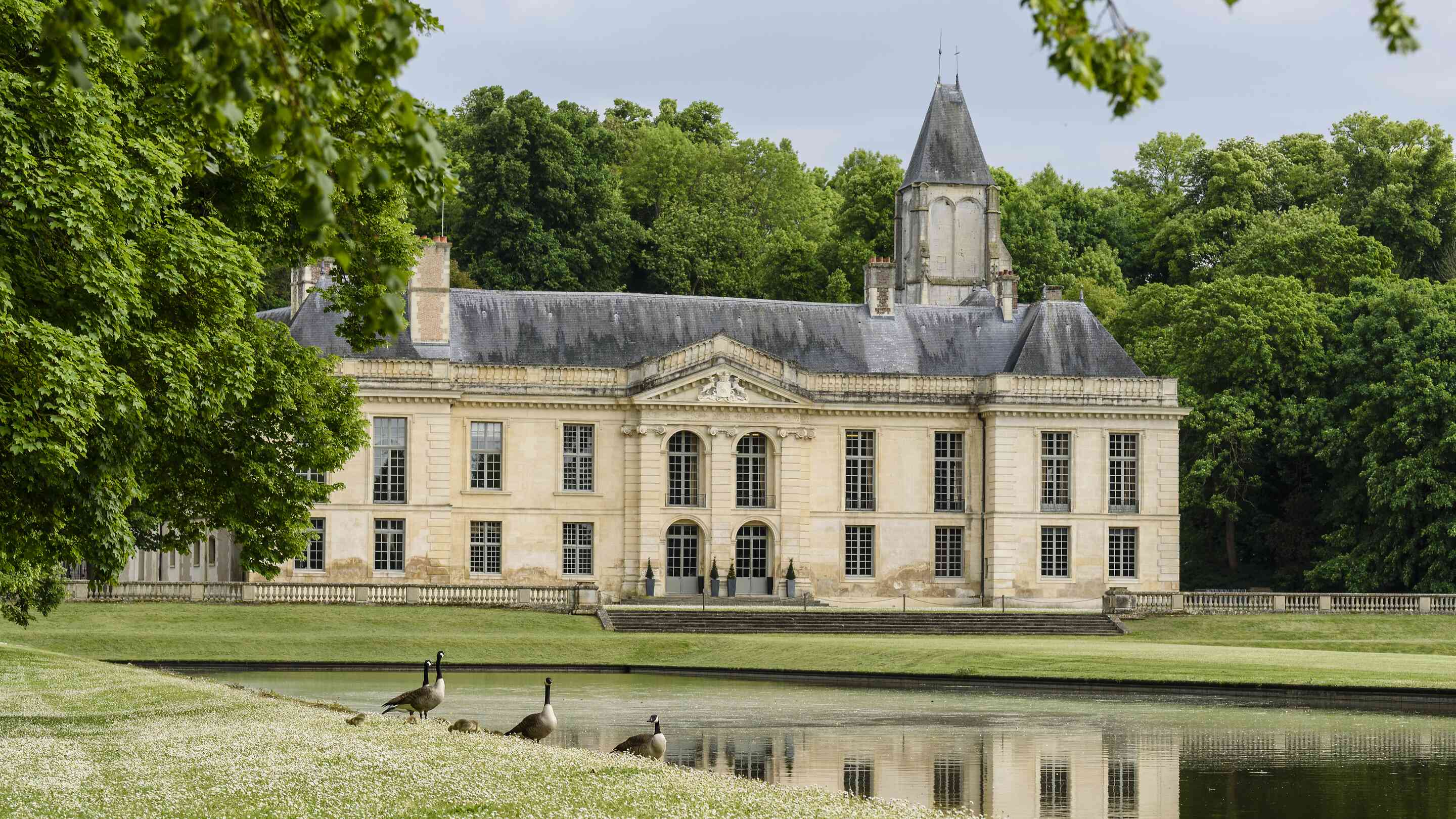 Pourquoi vivre à Méry-sur-Oise ? Nature, patrimoine et qualité de vie aux portes de Paris
