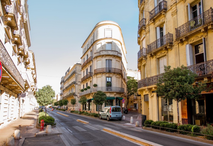 Faut-il vendre son bien immobilier à Montpellier à la rentrée ou attendre ?