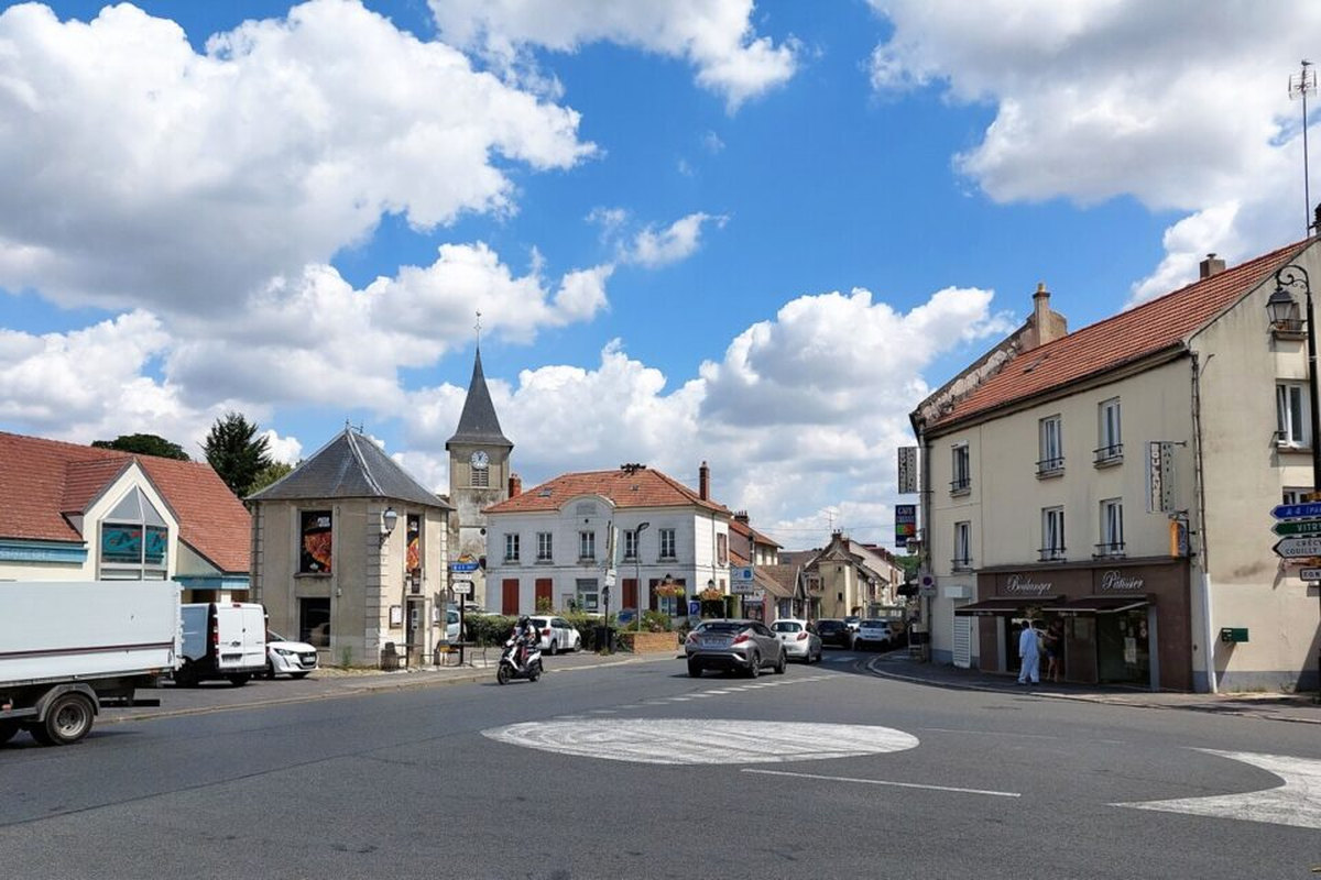Vendre ou louer son bien à Saint-Germain-sur-Morin : quelle solution choisir ?